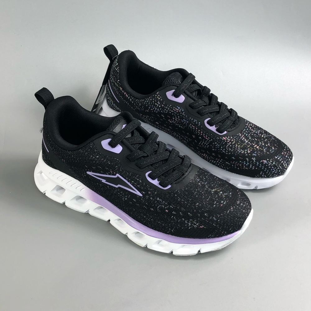 Avia Black Slip-On Sneakers with White Soles Size 4